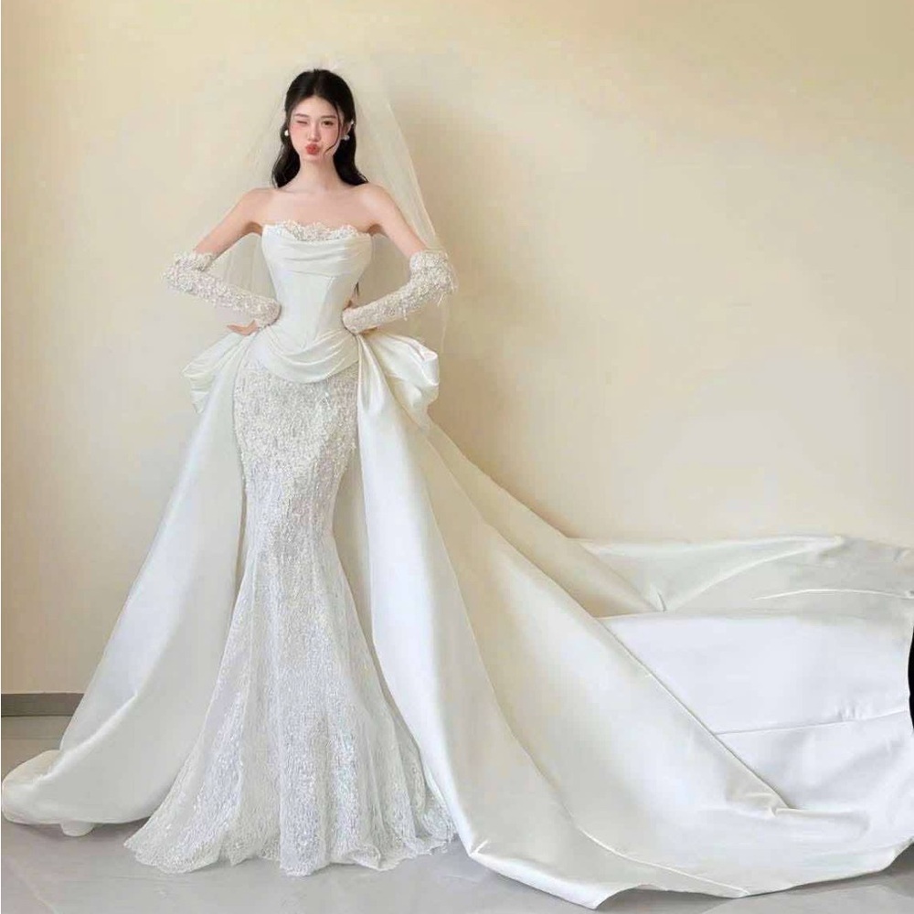 Elegant White Wedding Gown